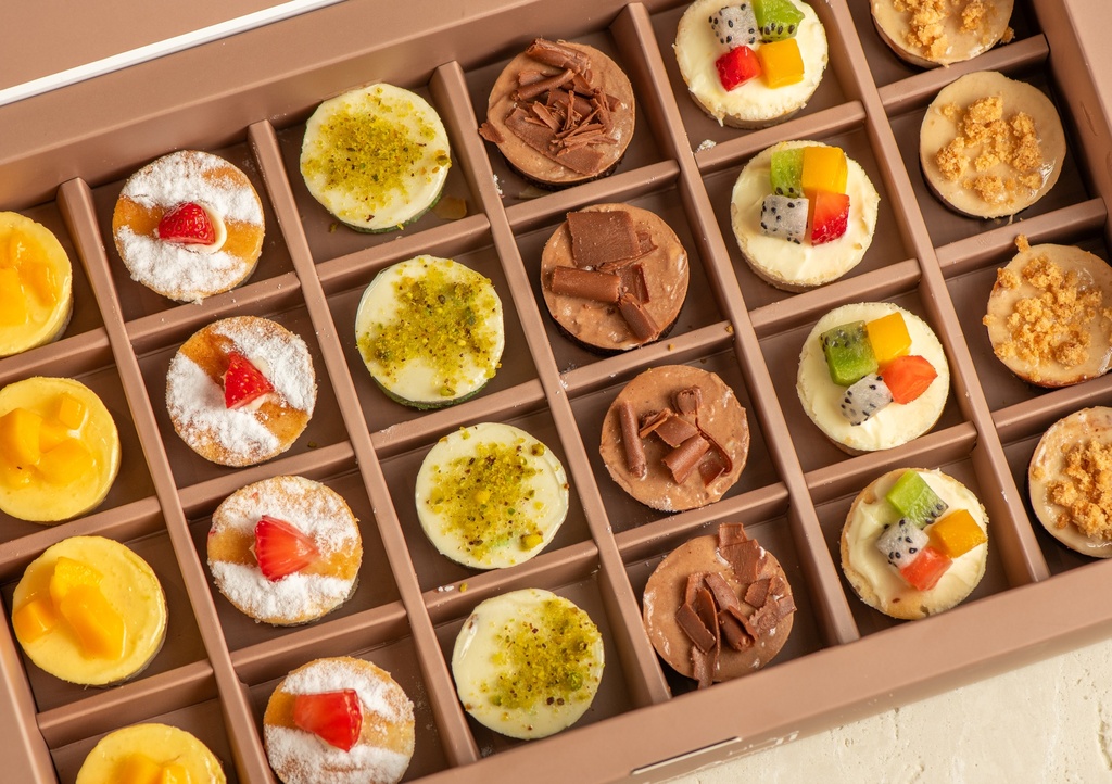 CAKE BITES