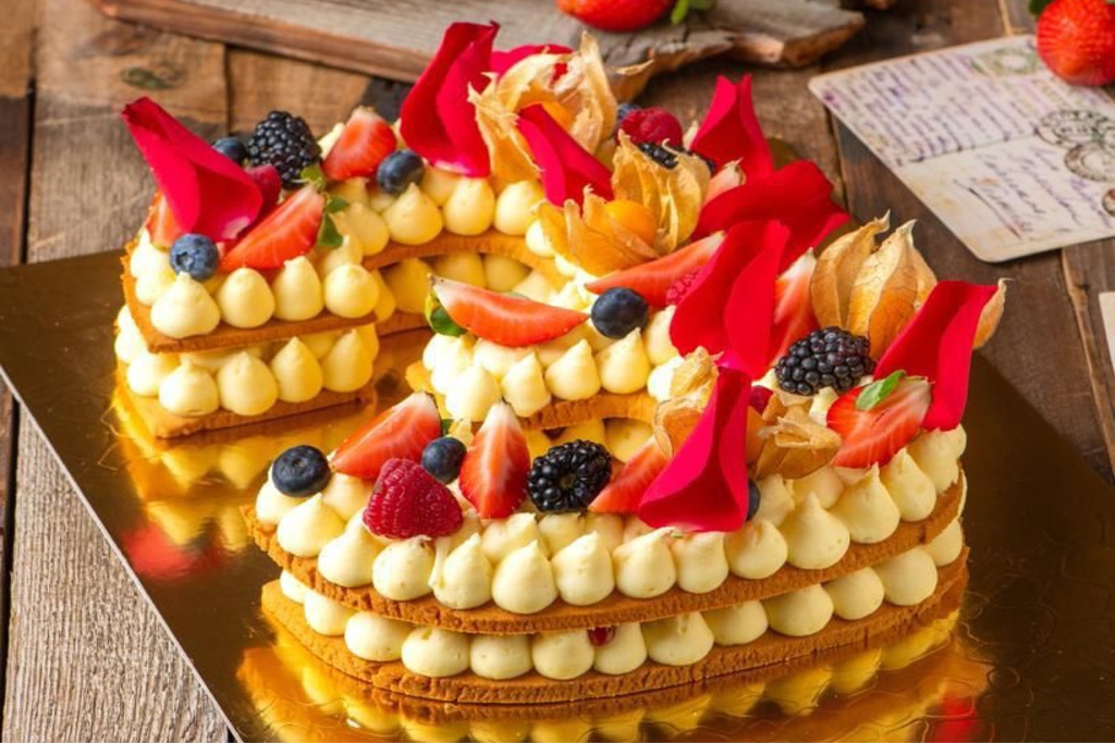 VANILLA BISCUIT CAKE