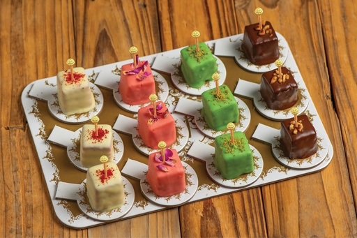[00838] CAKE POPS